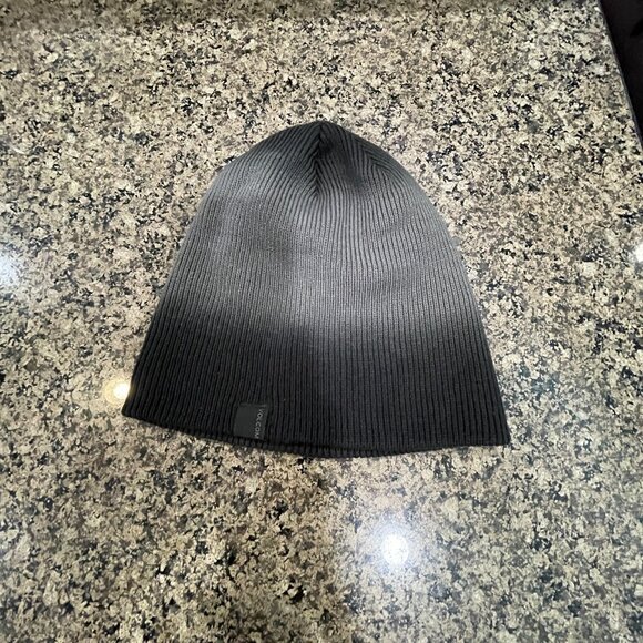 Volcom Phasor Beanie / Black & Gray Ombre / Skull Fit - Picture 2 of 5